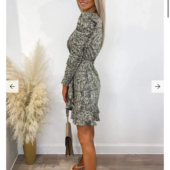 AX Paris Green Printed Ruched Sleeve Frill Hem Dress - Picture 3 of 11